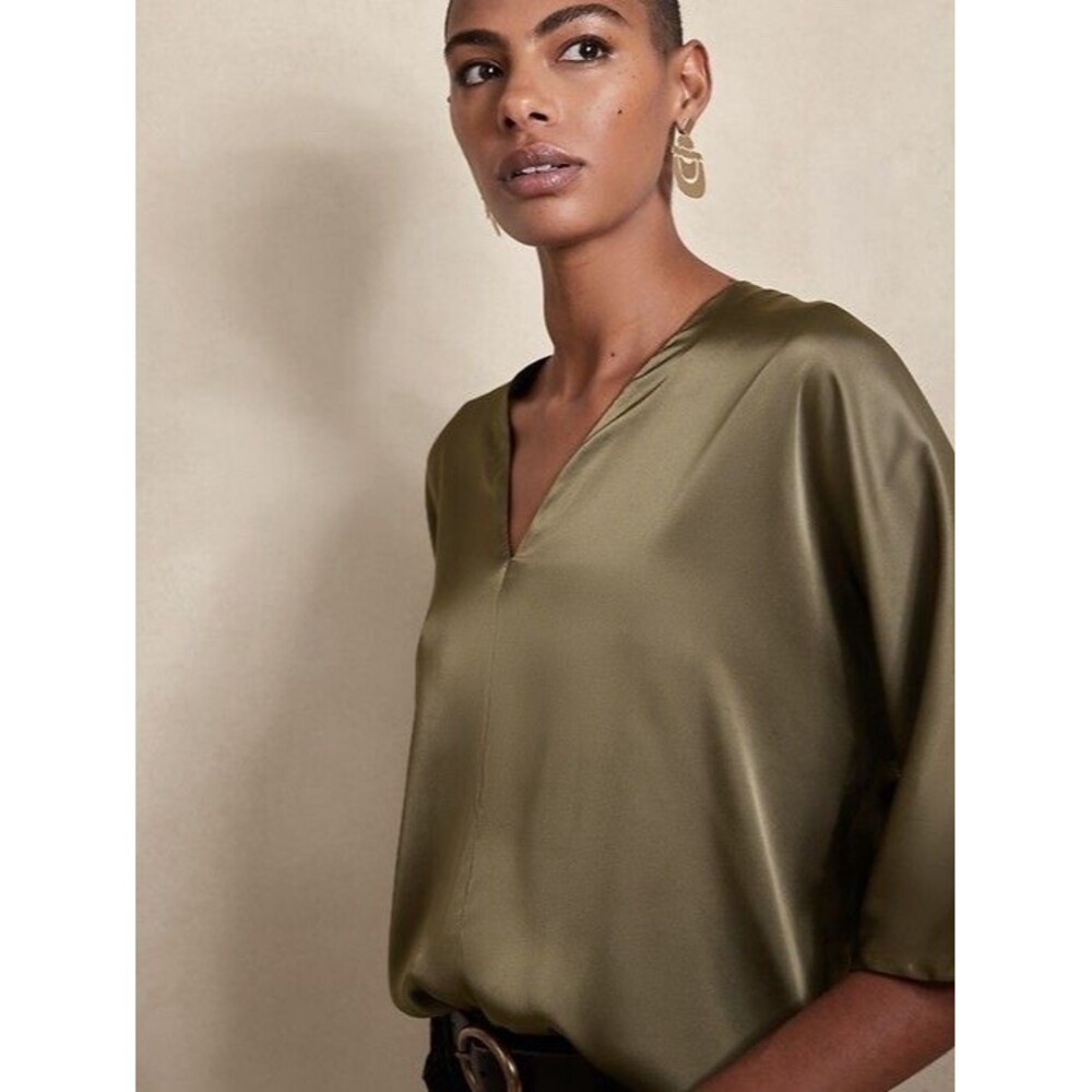 BANANA REPUBLIC Women’s New Dolman Top Blouse LARGE Olive Green V Relaxed Satin
